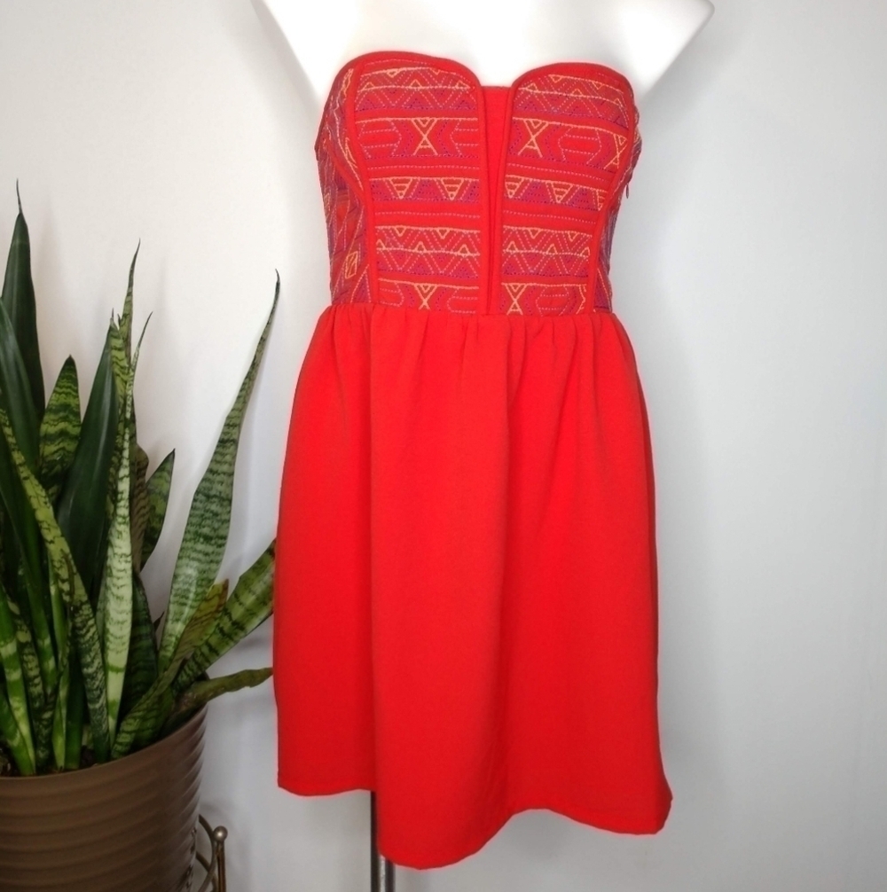 ✨3/$15 UO Staring at Stars red embroidered dress M